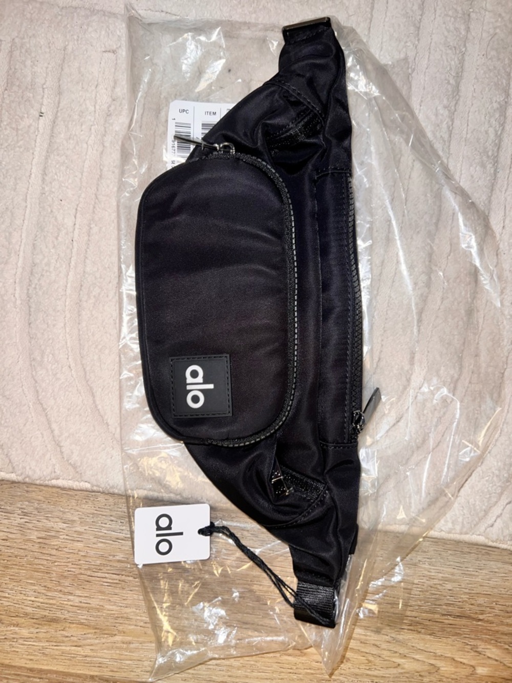 ALO Yoga Black Belt Bag with Front Pocket Fanny pack